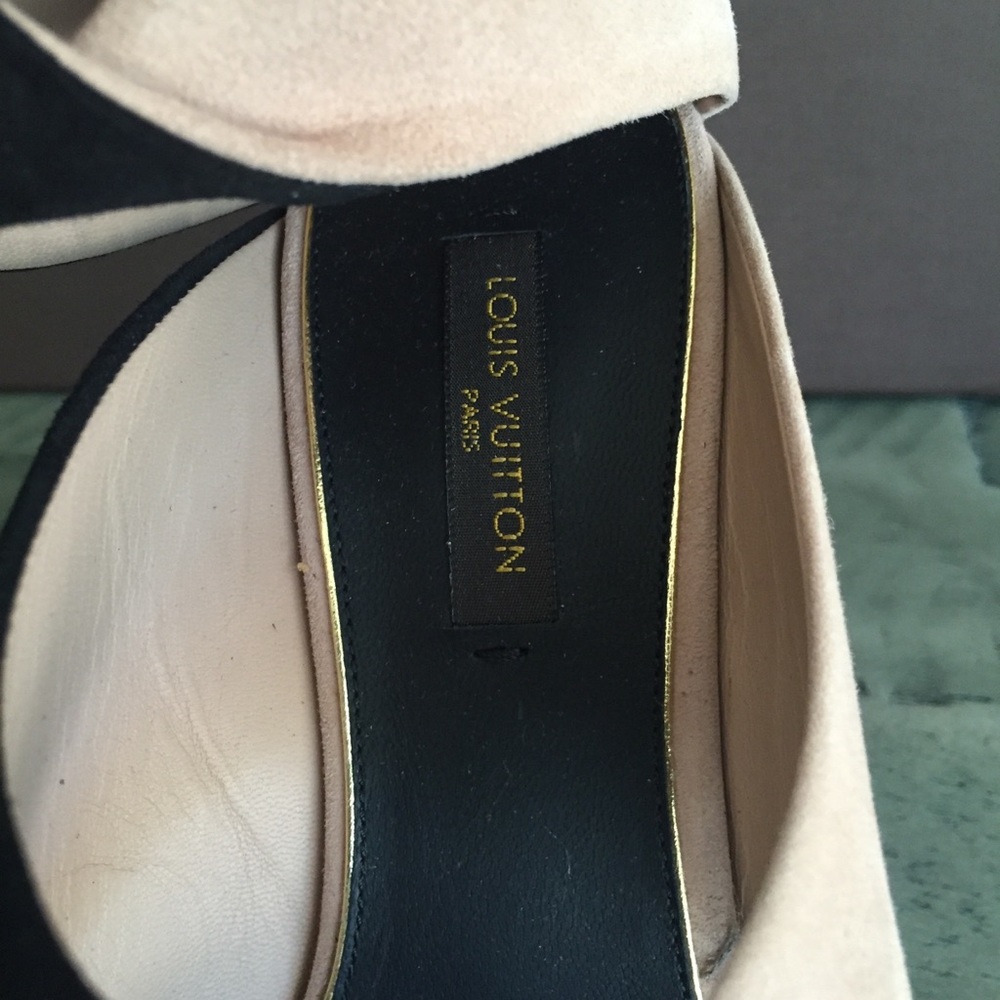 Louis Vuitton Suede Sandal Booties - Picture 6 of 8